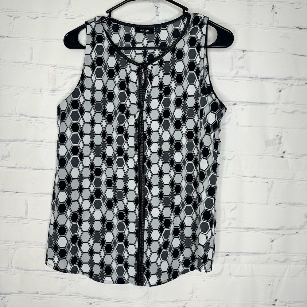Apt 9 small‎ black, gray and white top